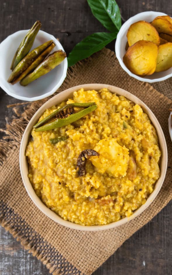 Ein darmfreundliches Kitchari traditionell zubereitet.