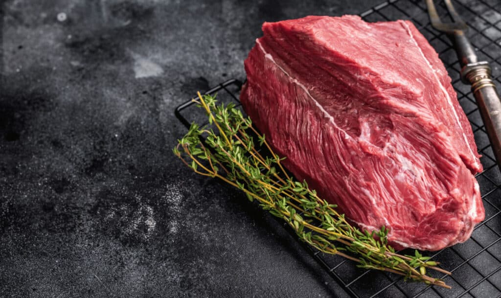 Rehfleisch für ein histaminarmes Rehfilet, das frisch zubereitet wird.