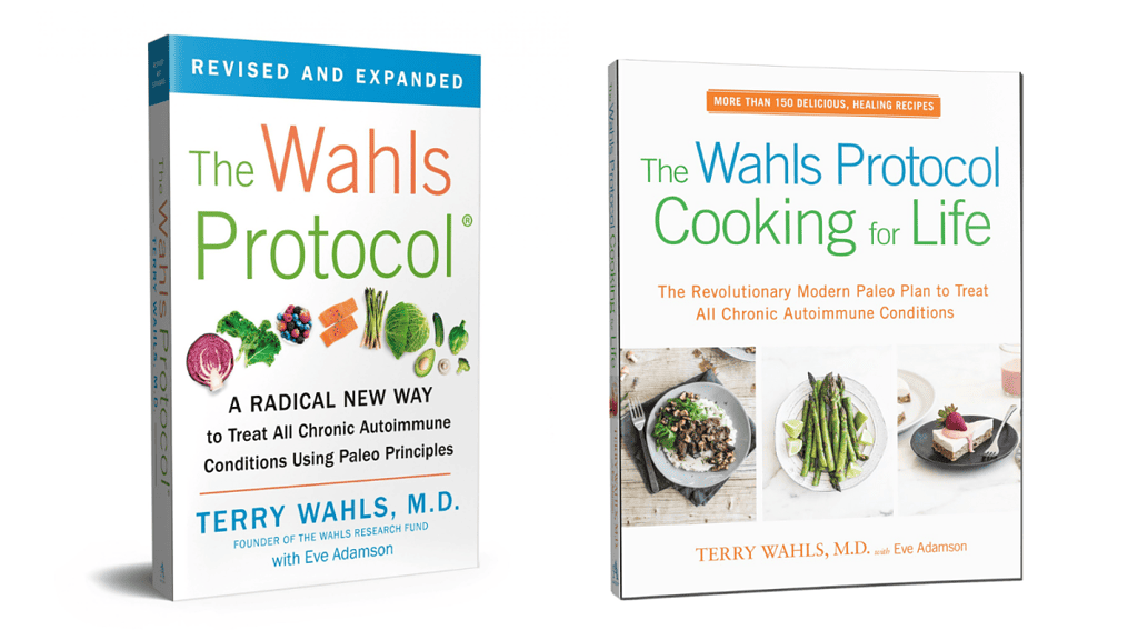 Die zwei Bücher, die Terry Wahl zum Wahls Protokoll geschrieben hat. "The Wahls Protocol" und "The Wahls Protocol Cooking for Life":